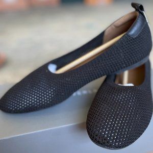 EVERLANE The Mesh Day Glove Flats in black NEW